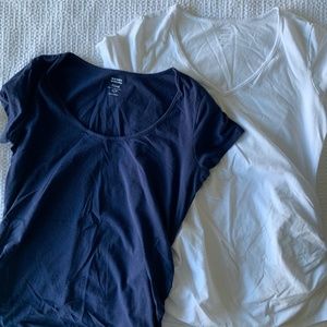 Maternity Scoop-Neck/V-Neck Side-Shirred T-Shirt 2-Pack